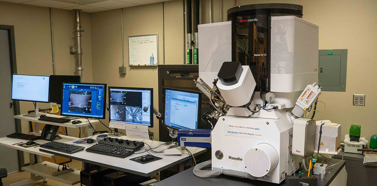 Thermo Fisher Scientific/FEI Dual Beam Focused Ion Beam/Field Emission Scanning Electron Microscope
