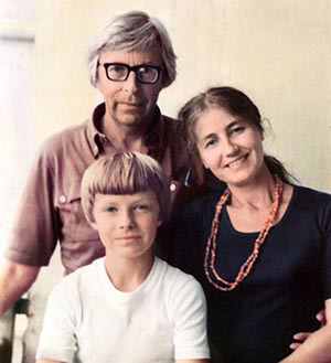 Young Peter with his parents, physicists Lev Gor'kov and Donara Gor'kova