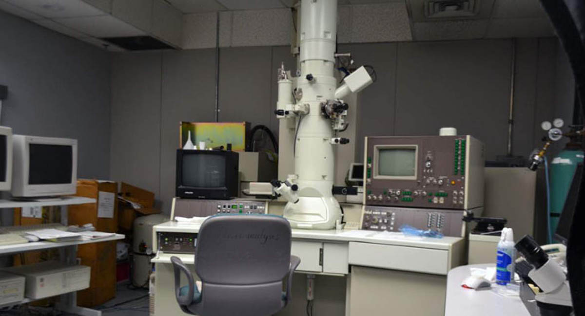 JEM-2011 Transmission/Scanning Electron Microscope