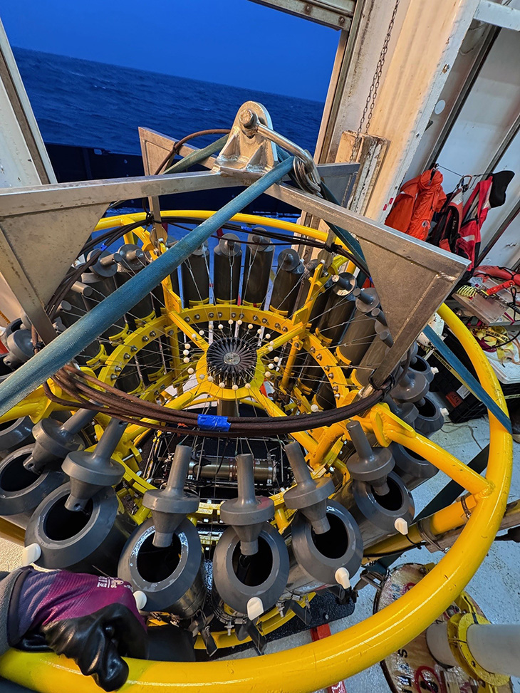 The CTD rosette aboard the Research Vessel Roger Revelle.